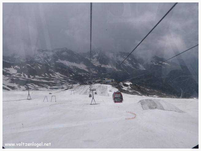 Panorama du Glacier de Stubai, sommet alpin et nature autrichienne