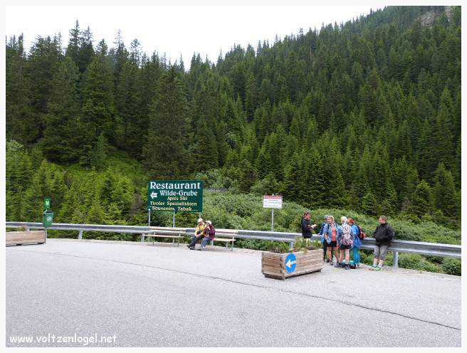 Panorama du Glacier de Stubai, sommet alpin et nature autrichienne