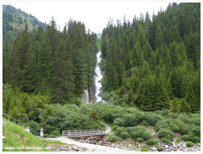 Panorama du Glacier de Stubai, sommet alpin et nature autrichienne