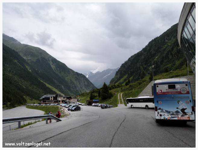Panorama du Glacier de Stubai, sommet alpin et nature autrichienne