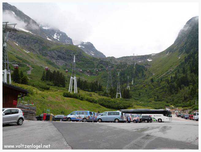 Panorama du Glacier de Stubai, sommet alpin et nature autrichienne