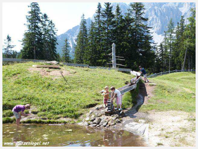 Vue panoramique depuis le téléphérique du Serles à Mieders, Vallée du Stubai