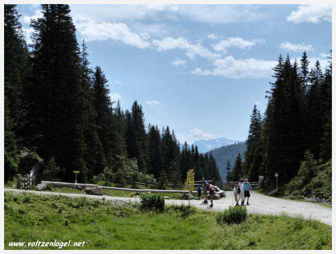 Vue panoramique depuis le téléphérique du Serles à Mieders, Vallée du Stubai