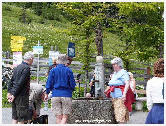 Vue panoramique depuis le téléphérique du Serles à Mieders, Vallée du Stubai