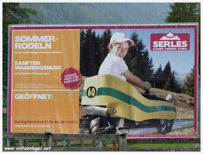 Vue panoramique depuis le téléphérique du Serles à Mieders, Vallée du Stubai