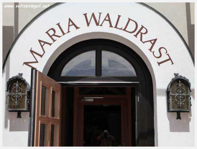Le Monastère Maria Waldrast à Mieders, lieu historique de pèlerinage, restaurant très populaire