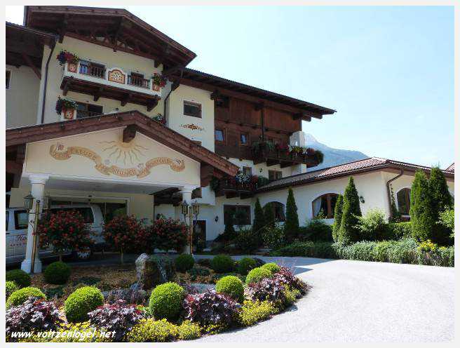 Vue panoramique sur le lac Kampler dans la vallée alpine du Stubai, Tyrol, Autriche