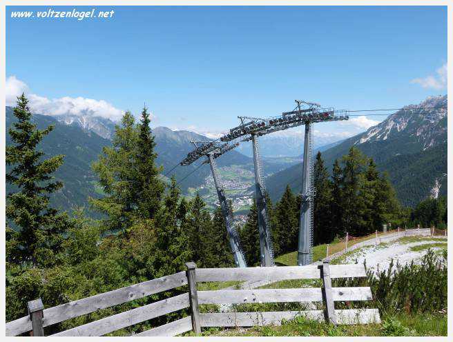 Vue panoramique des montagnes alpines de Neustift au Stubaital