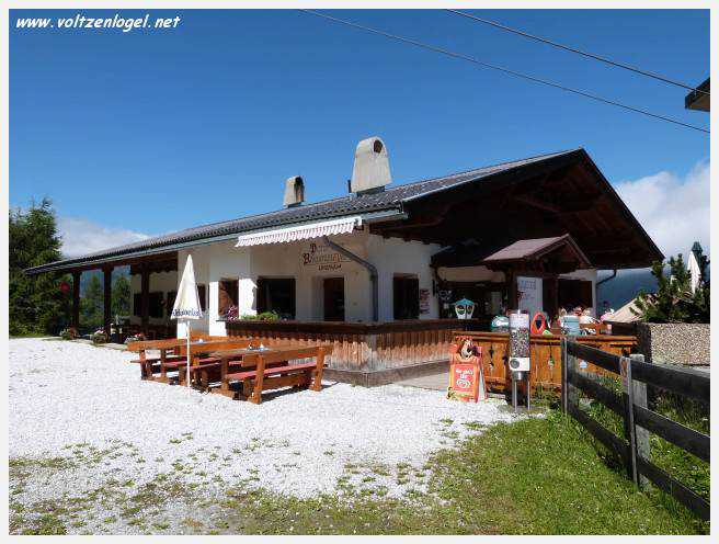 Vue panoramique des montagnes alpines de Neustift au Stubaital