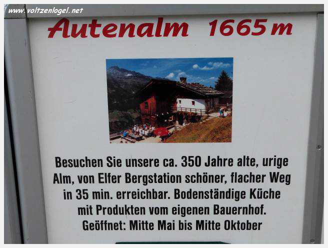 Vue panoramique des montagnes alpines de Neustift au Stubaital