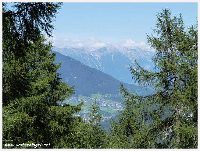 Vue panoramique des montagnes alpines de Neustift au Stubaital