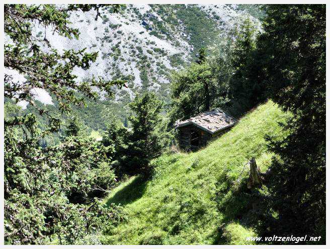 Vue panoramique des montagnes alpines de Neustift au Stubaital