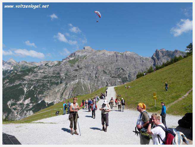 Vue panoramique des montagnes alpines de Neustift au Stubaital