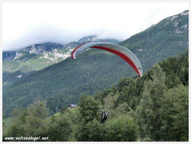 Vue panoramique des montagnes alpines de Neustift au Stubaital