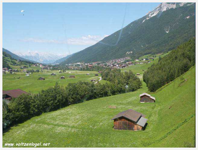 Vue panoramique des montagnes alpines de Neustift au Stubaital