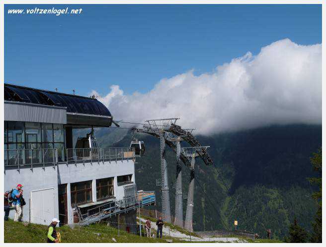 Vue panoramique des montagnes alpines de Neustift au Stubaital