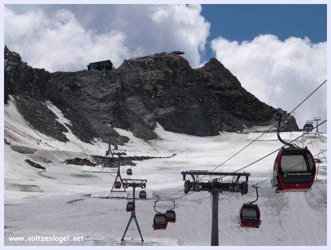 Stubaier Gletscher Top Of Tyrol. Téléphérique du glacier de Stubai à Neustift