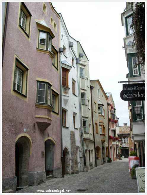 Architecture gothique et charme historique de la vieille ville de Hall