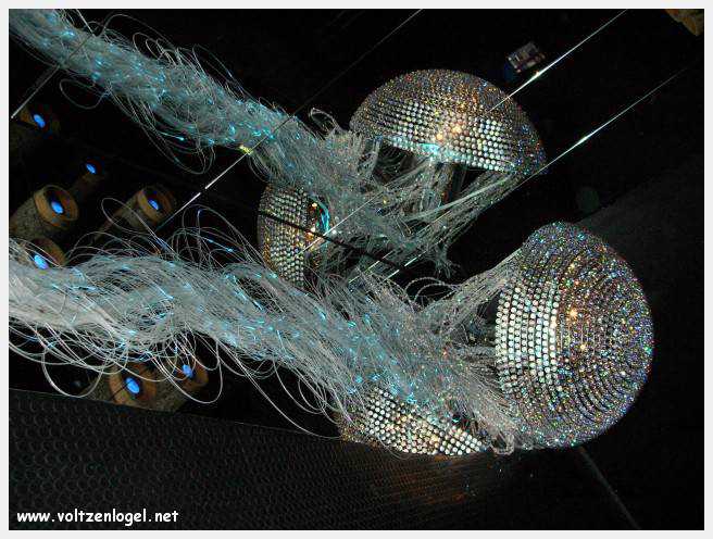 Éclat du cristal Swarovski à Wattens, Tyrol : Chambres des Merveilles et créations uniques