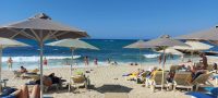 Plage paradisiaque avec vues magnifiques et eaux cristallines