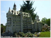 Château de Neuschwanstein et les Alpes bavaroises en arrière-plan