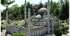 Explorez la Mosquée Souleymane et ses trésors cachés à Istanbul