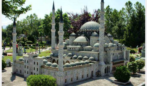 Explorez la Mosquée Souleymane et ses trésors cachés à Istanbul