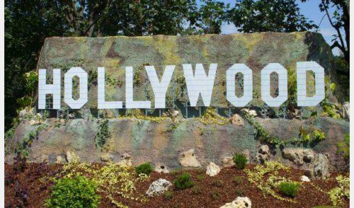 Lettres géantes d'Hollywood surplombant Los Angeles avec vue panoramique
