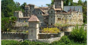 Château Churburg : forteresse médiévale avec vue imprenable sur la vallée Matschertal