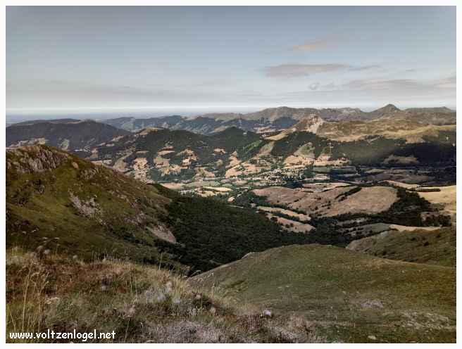 Photo du point de vue époustouflant sur les Monts du Cantal