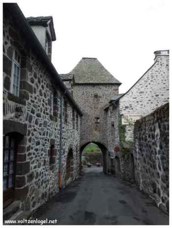 Le village de Salers, un des Plus Beaux Villages de France