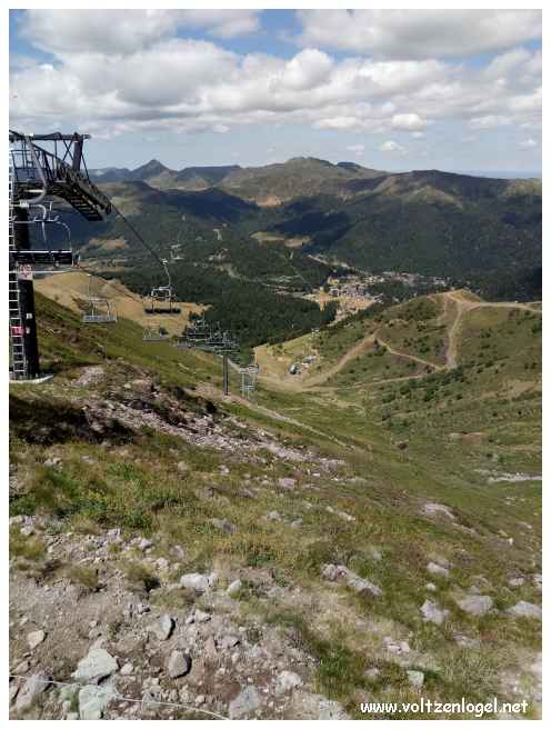 Le Plomb du Cantal, le point culminant des monts du Cantal avec 1855 mètres d'altitude