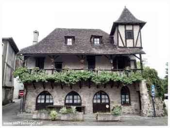 Jolie cité médiévale du Périgord en Limousin