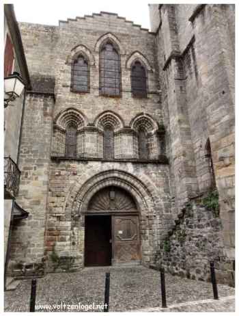 Le porche sculpté de l'abbaye de Beaulieu-sur-Dordogne