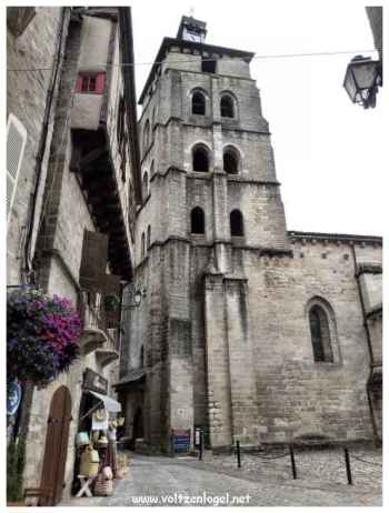 L'abbaye de Beaulieu fondée au IXe siècle par l'Archevêque de Bourges