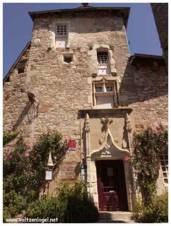 Turenne village médiéval de Corrèze, le château des Vicomtes de Turenne