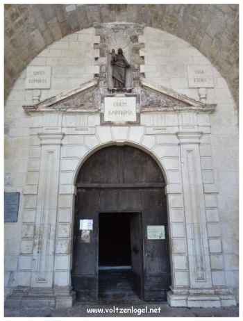 A Turenne, visite de l'église collégiale Saint Pantaléon