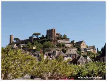 Le Château de Turenne, un des Plus Beaux Villages de France