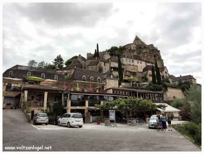 Beynac superbe village vallée de la Dordogne