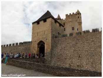 Remparts du Château de Beynac ; Authentique château-fort du Périgord