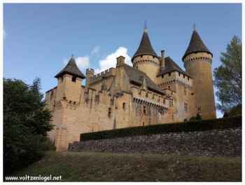 Château de Puymartin, les tours de Puymartin, les remparts, le parc