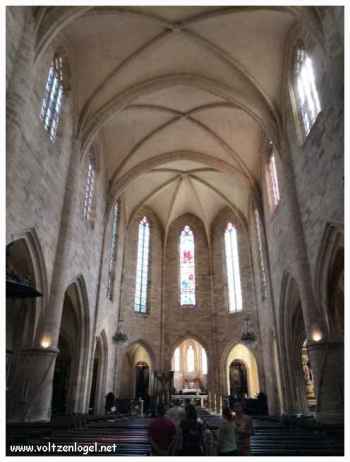 A Sarlat la Cathédrale Saint-Sacerdos avec voûte en croisée d'ogives