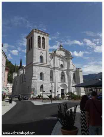 La cathédrale de Saint-Claude, construite entre 1350 et 1736