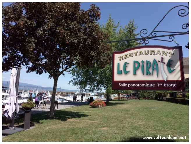 Le restaurant Le Pirate, situé au Port de Plaisance d'Yvoire