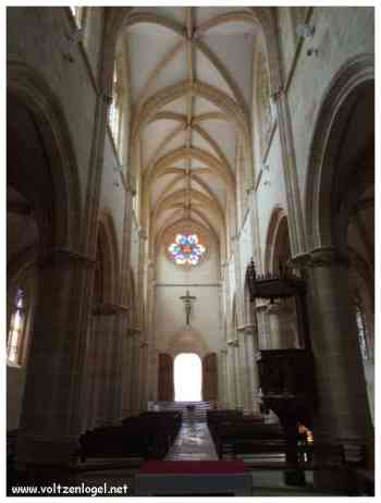 Monument Historique Ancien prieuré Saint-Martin d'Ambierle