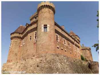 Château fort de Castelnau-Bretenoux, forteresse médiévale