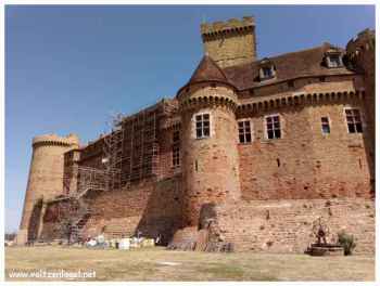 Le Château de Castelnau-Bretenoux, forteresse imposante