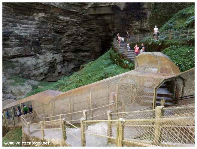 Le Gouffre de Padirac gigantesque grotte souterraine