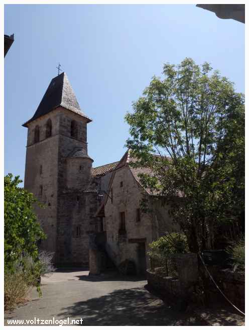 Loubressac dresse sur son promontoire son château et son église