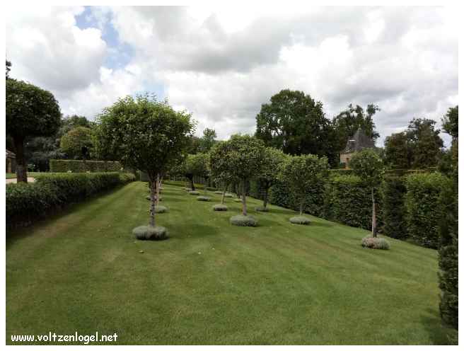 Jardin du Manoir d'Eyrignac un des plus beaux jardins à la française